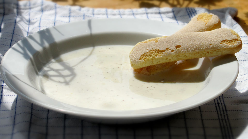 Buttermilk Cold Bowl (Koldskål)