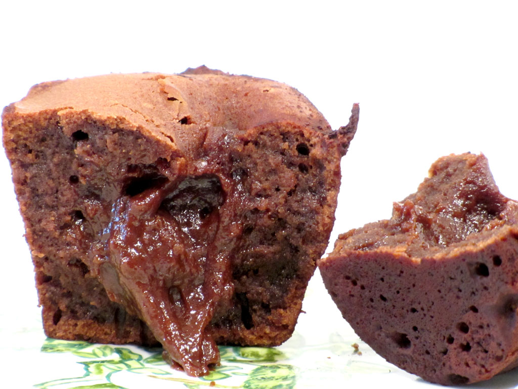 Chokolate fondant - hot muffins with chocolate cream in the middle