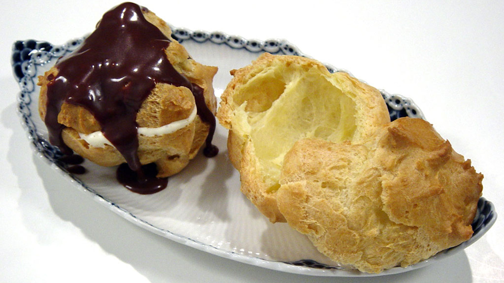 Cream puffs - Eclairs - Profit Roles of choux pastry