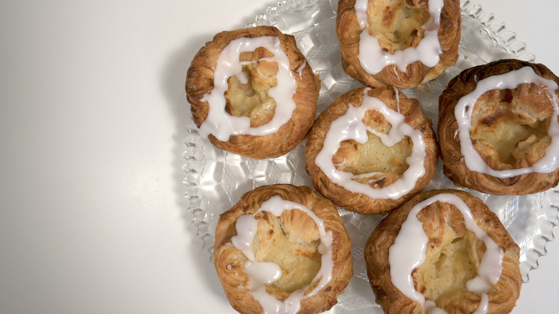 Danish pastry made with butter - "A Danish" with cream or jam (spandauer)