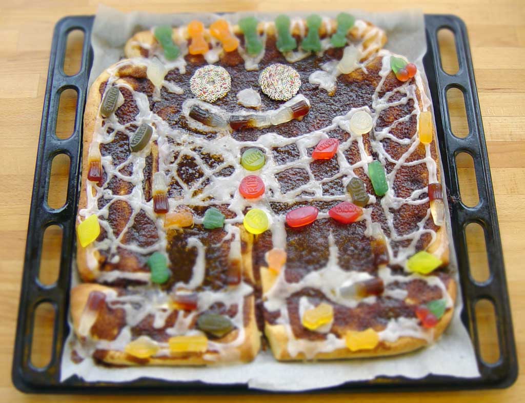 Kagemand - Danish Cake Man, Rolls, and Cinnamon Rolls