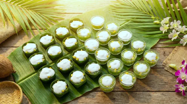 Layered Coconut Pudding Cups (Tako)