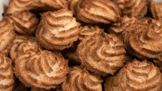 Marzipan Rings - Kransekagetoppe - Petit Four