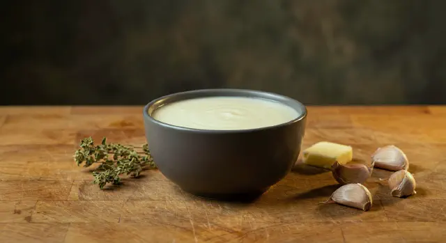 Molho de Alho - Roux Style (Brazilian Garlic Sauce)