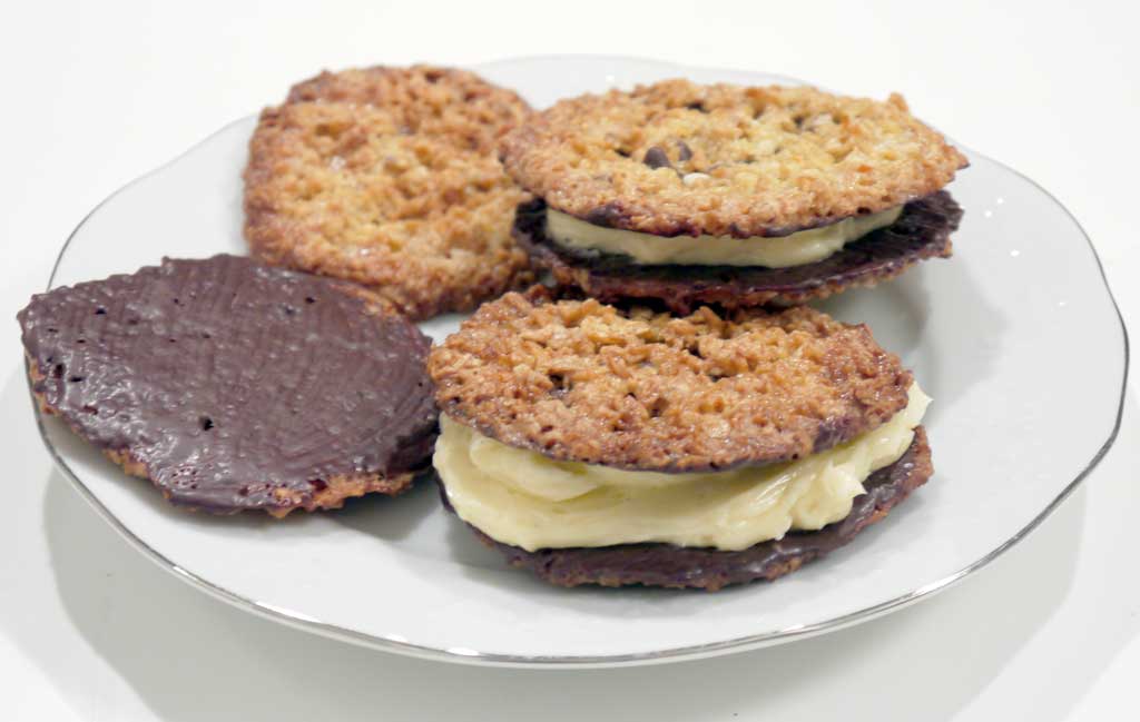 Oat Biscuits - Orange Flakes - Choco Flakes