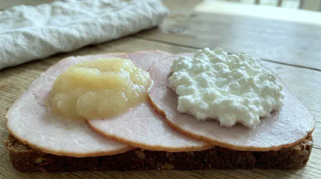Smørrebrød with Hamburgerryg, Cottage Cheese and Horseradish