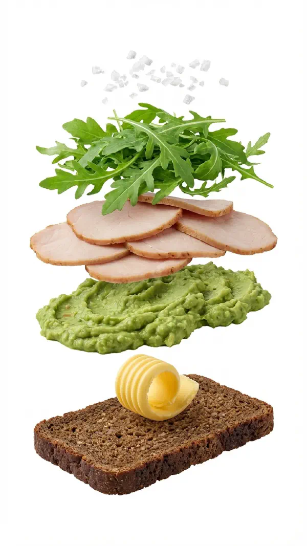 Smoked pork tenderloin with avocado and rocket assembly © kvalifood.com