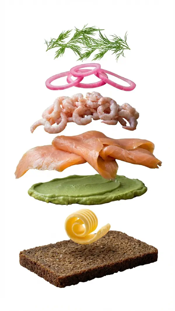 Smoked salmon with prawns and avocado assembly © kvalifood.com